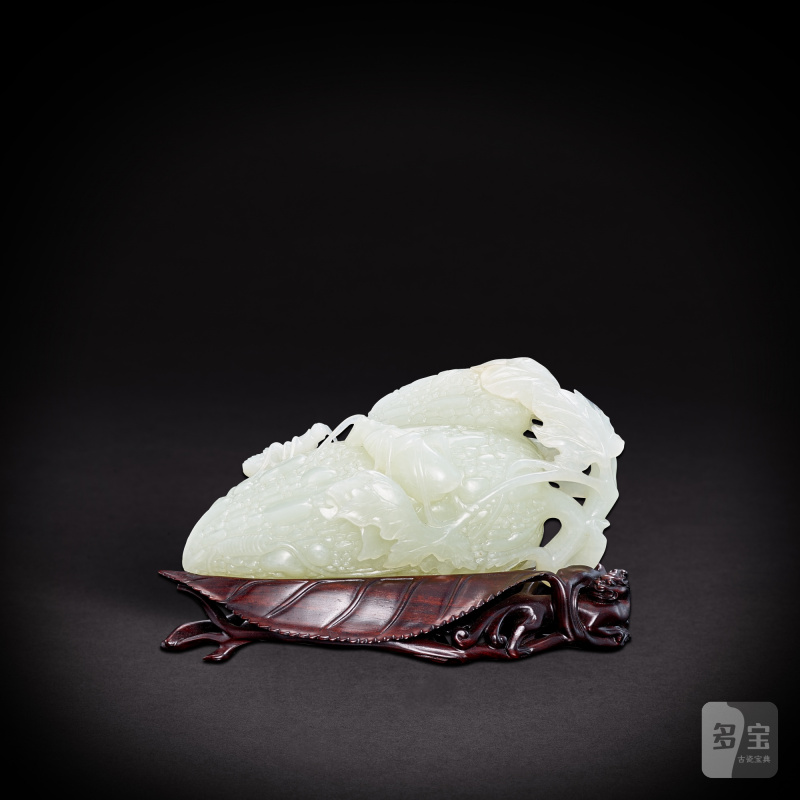 A white jade 'bitter melon and insect' group, 20th century | 二十世紀 白玉瓜瓞綿綿擺件